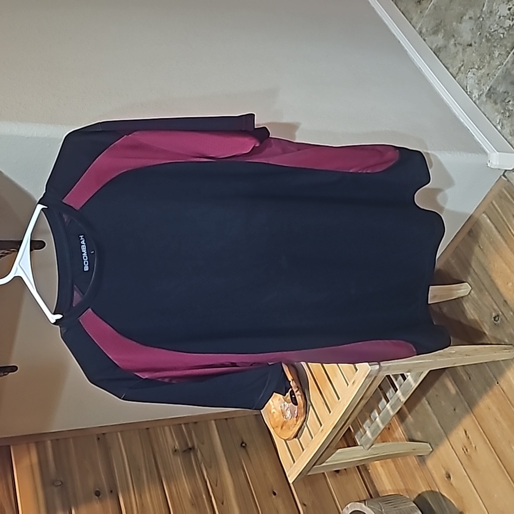 Mens large athletic tee shirt